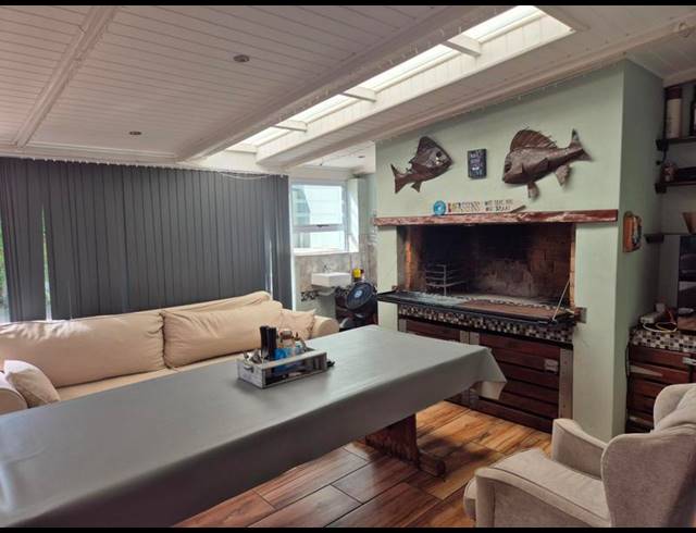 4 BEDROOM HOUSE FOR SALE IN KLEINBAAI